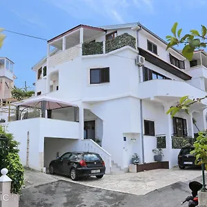 https://apartments-bagaric.splithotels.org
