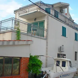 https://apartments-marija-trogir-21220.splithotels.org